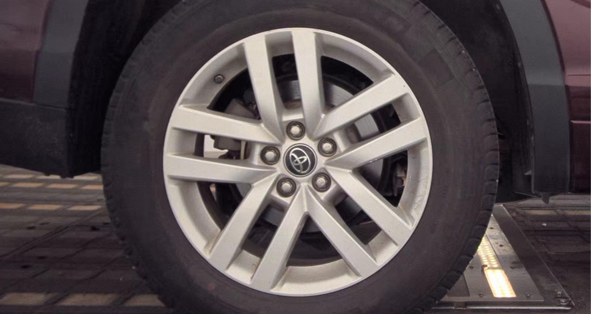 2016 Toyota Highlander LE