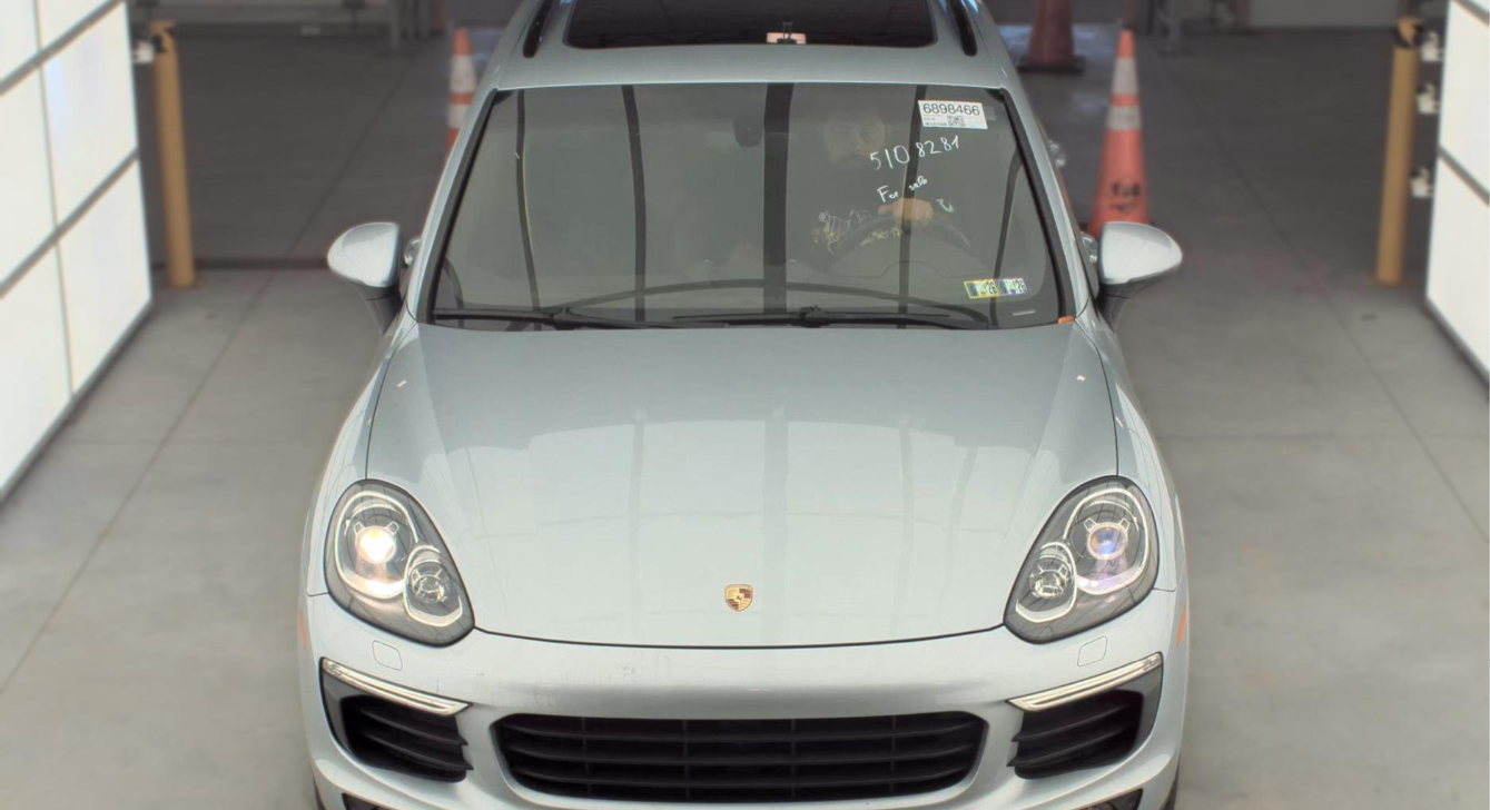 2017 Porsche Cayenne Platinum Edition